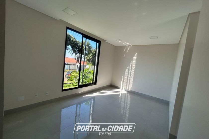 Sobrado &agrave; venda - 200m&sup2; - Maria Luiza