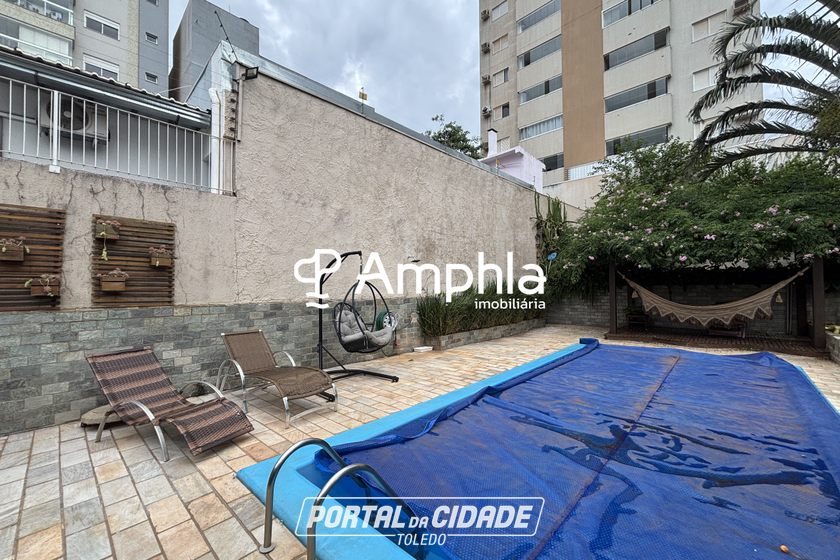Casa &agrave; venda - 369m&sup2; - Centro