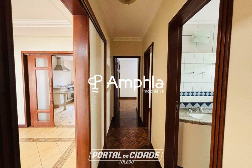 Casa &agrave; venda - 285m&sup2; - Recanto Tropical