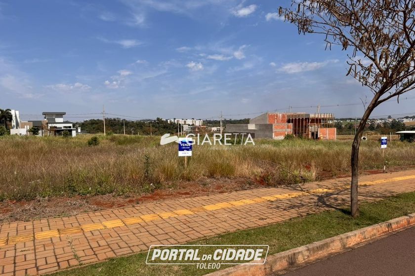 Terreno &agrave; venda - 360m&sup2; - VILA INDUSTRIAL
