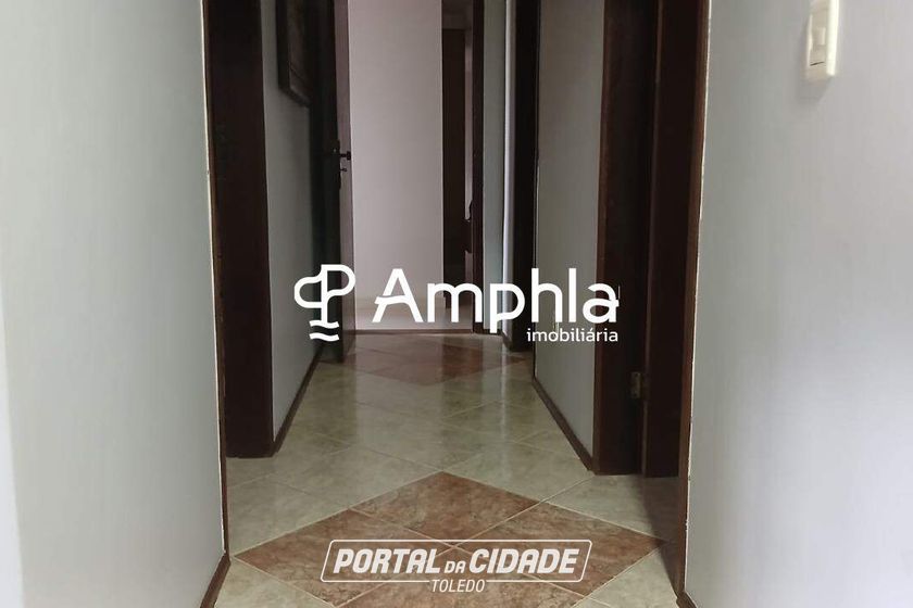 Sobrado &agrave; venda - 250m&sup2; - Recanto Tropical