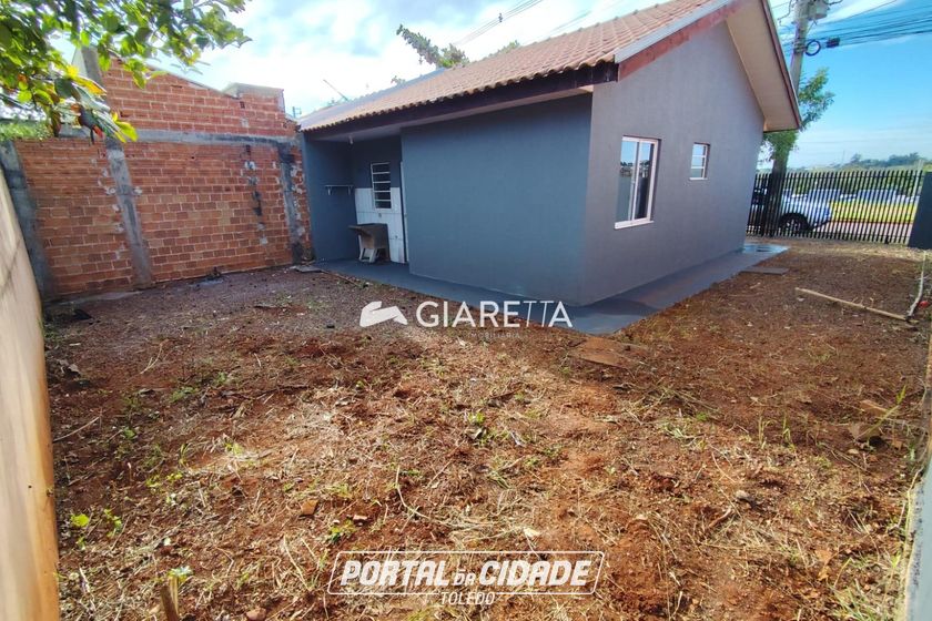Casa &agrave; venda - 42m&sup2; - VILA PIONEIRO