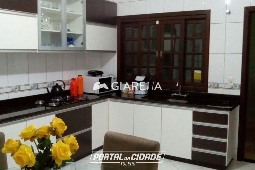 Casa para alugar - 180m&sup2; - JARDIM PANCERA