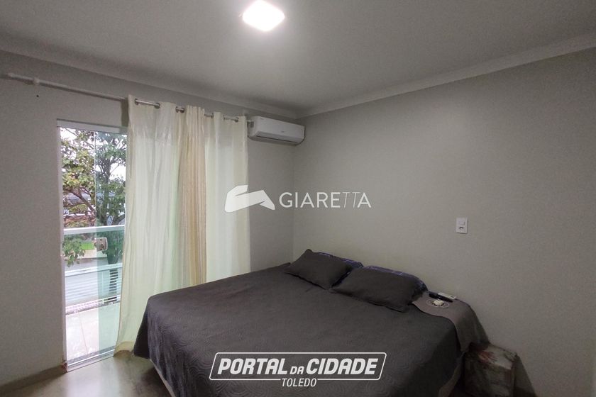 Sobrado &agrave; venda - 131m&sup2; - JARDIM PANCERA