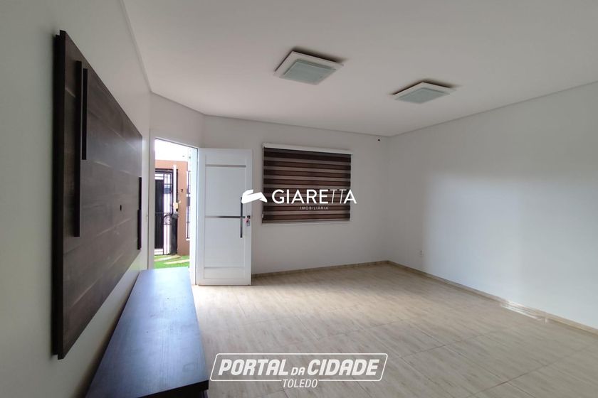Sobrado para alugar - 147m&sup2; - JARDIM GISELA