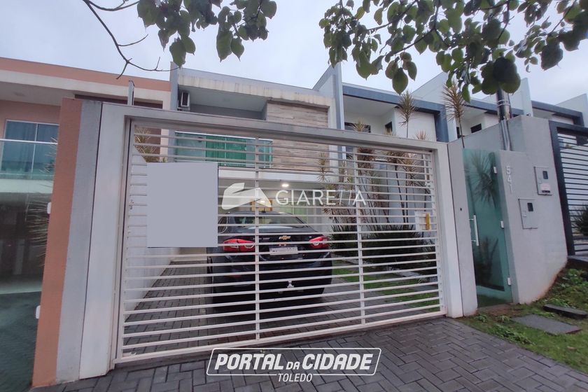 Sobrado &agrave; venda - 131m&sup2; - JARDIM PANCERA