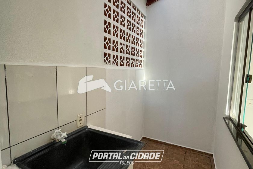 Casa para alugar - 49m&sup2; - JARDIM COOPAGRO