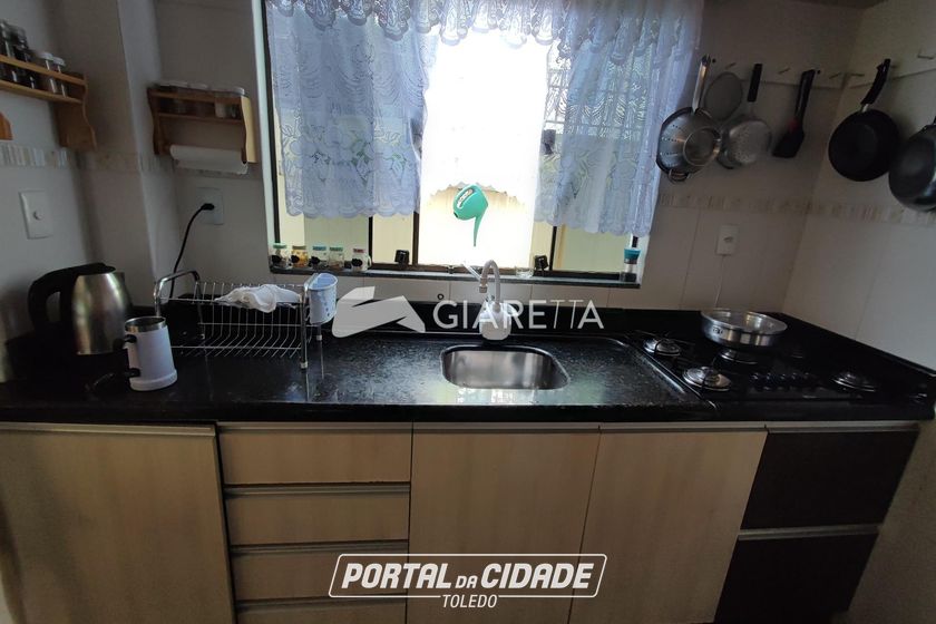 Sobrado &agrave; venda - 137m&sup2; - JARDIM GISELA