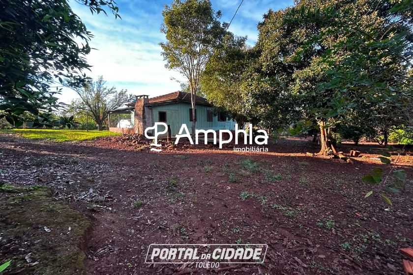 Ch&aacute;cara &agrave; venda - 37590m&sup2; - Centro (Margarida)