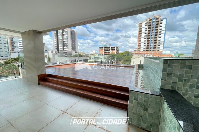 Apartamento para alugar - 111m&sup2; - CENTRO