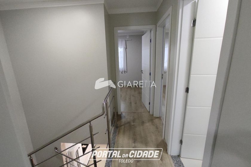Sobrado &agrave; venda - 131m&sup2; - JARDIM PANCERA