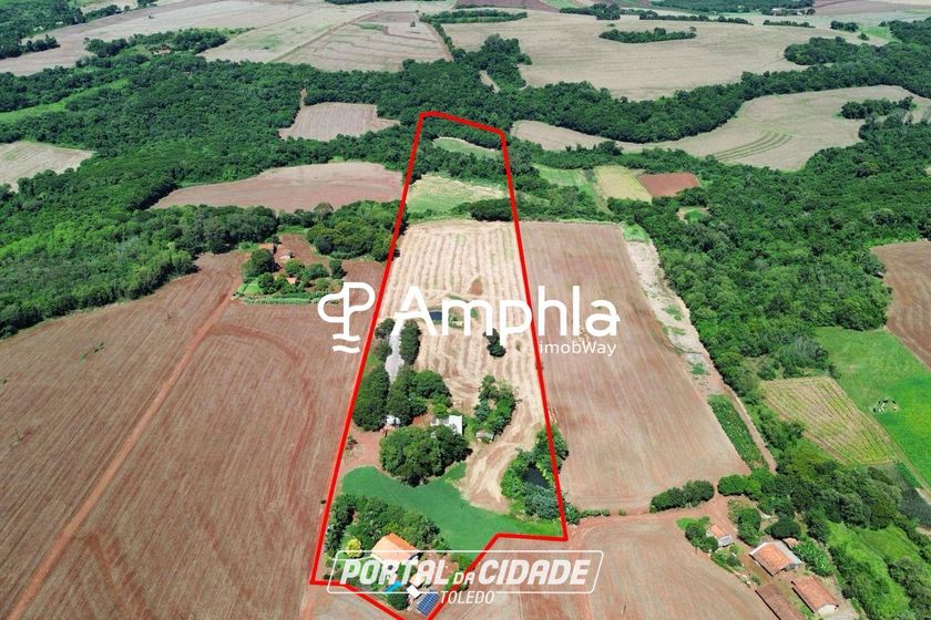 Terreno &agrave; venda - 90m&sup2; - Centro