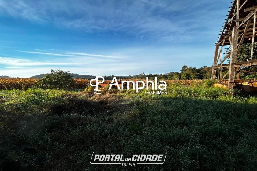 Ch&aacute;cara &agrave; venda - 37590m&sup2; - Centro (Margarida)