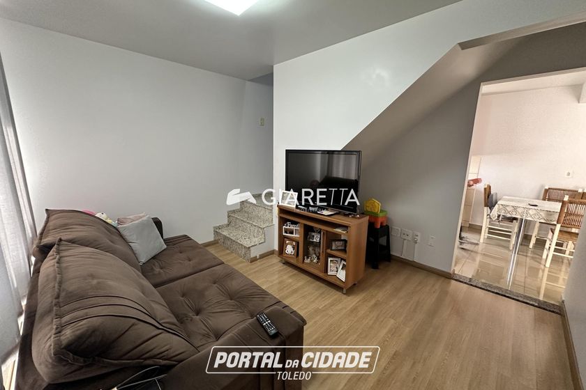Sobrado &agrave; venda - 71m&sup2; - CENTRO