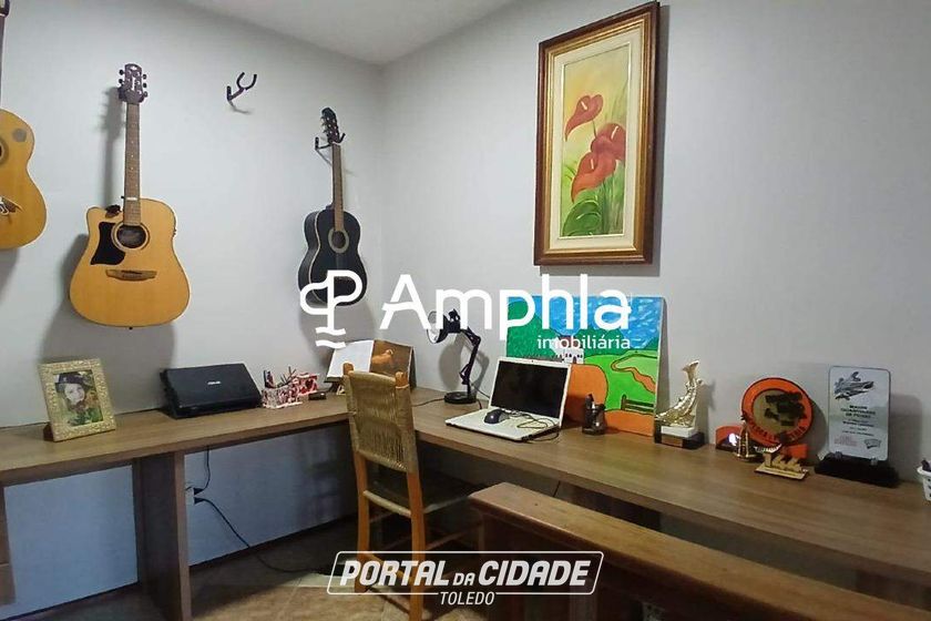 Sobrado &agrave; venda - 250m&sup2; - Recanto Tropical