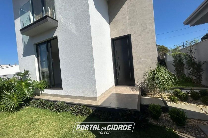 Sobrado &agrave; venda - 200m&sup2; - Maria Luiza