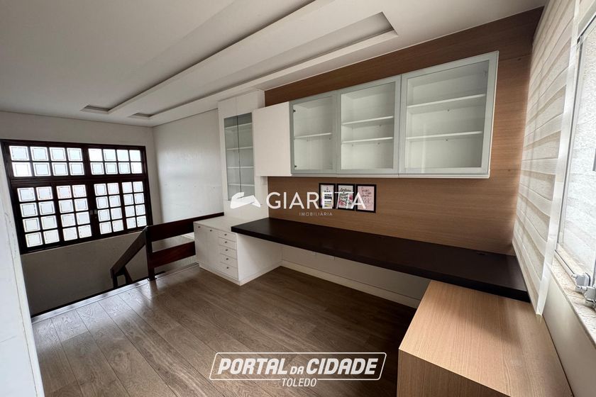 Sobrado para alugar - 322m&sup2; - JARDIM LA SALLE