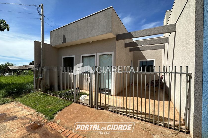 Casa &agrave; venda - 50m&sup2; - JARDIM PINHEIRINHO