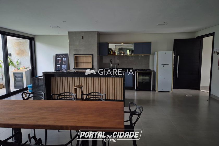 Casa &agrave; venda - 330m&sup2; - VILA INDUSTRIAL