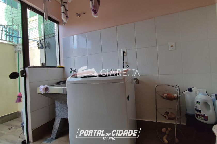 Sobrado &agrave; venda - 137m&sup2; - JARDIM GISELA