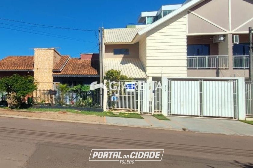 Sobrado &agrave; venda - 137m&sup2; - JARDIM GISELA
