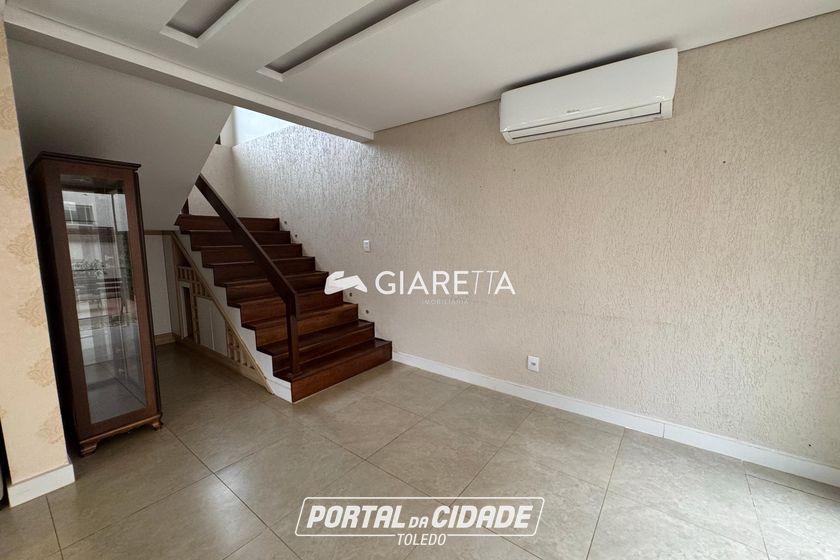 Sobrado para alugar - 322m&sup2; - JARDIM LA SALLE