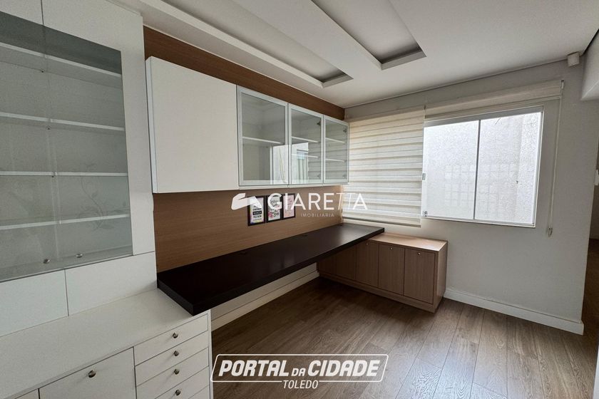 Sobrado para alugar - 322m&sup2; - JARDIM LA SALLE