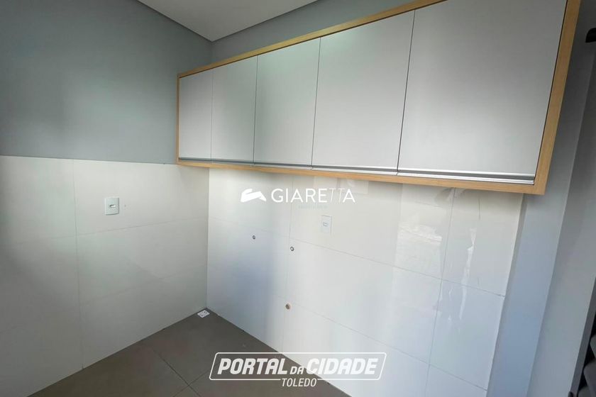 Sobrado &agrave; venda - 130m&sup2; - JARDIM PANCERA