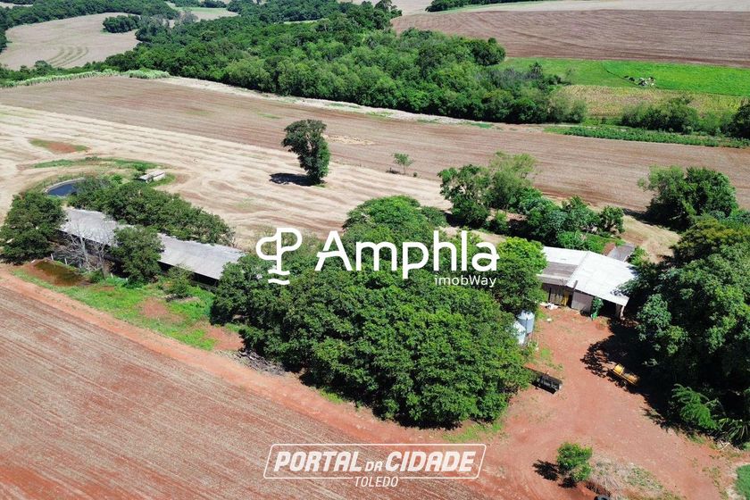 Terreno &agrave; venda - 90m&sup2; - Centro