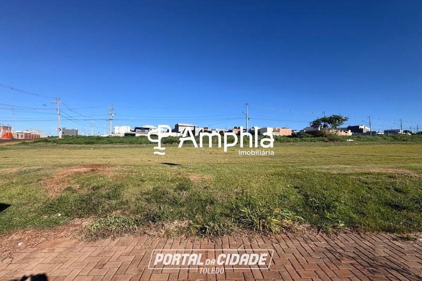 Terreno &agrave; venda - 305m&sup2; - Viena