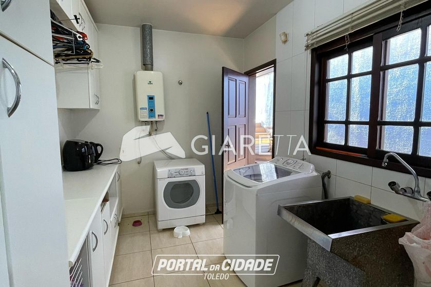 Sobrado &agrave; venda - 341m&sup2; - JARDIM LA SALLE