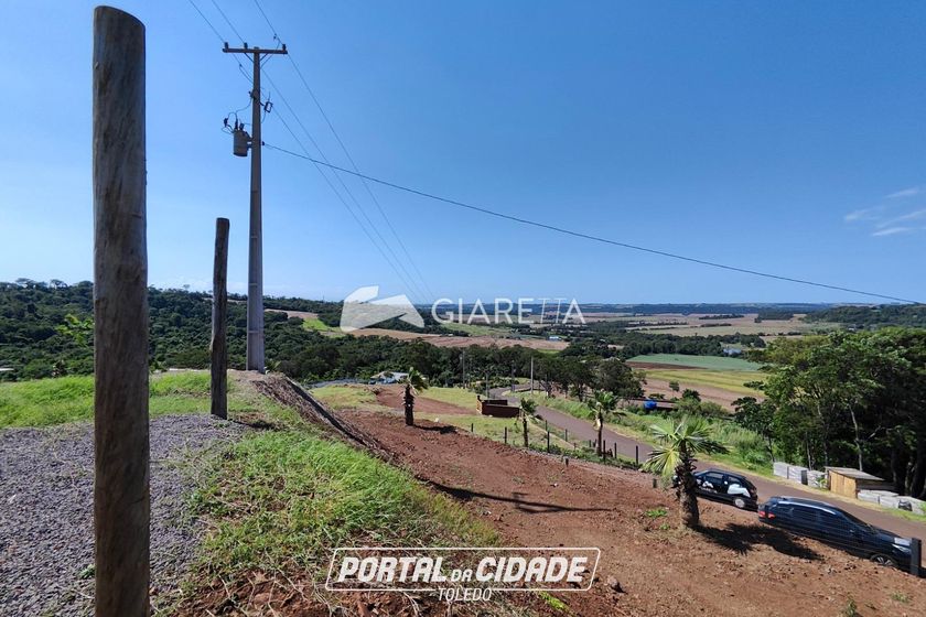 Ch&aacute;cara &agrave; venda - 20000m&sup2; - QUATRO PONTES
