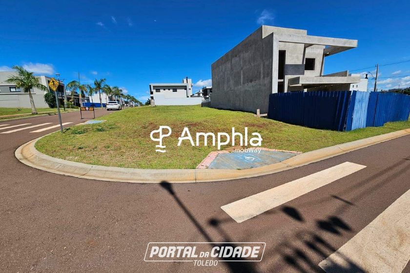 Terreno &agrave; venda - 270m&sup2; - Cancelli
