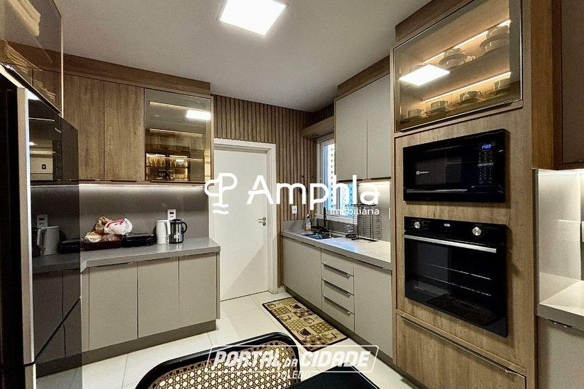 Apartamento &agrave; venda - 231m&sup2; - Centro
