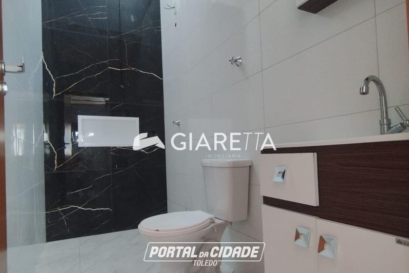 Casa para alugar - 60m&sup2; - JARDIM BRESSAN