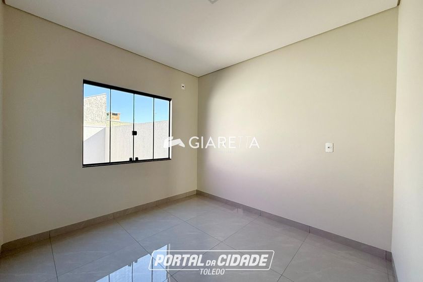 Casa &agrave; venda - 49m&sup2; - JARDIM PINHEIRINHO