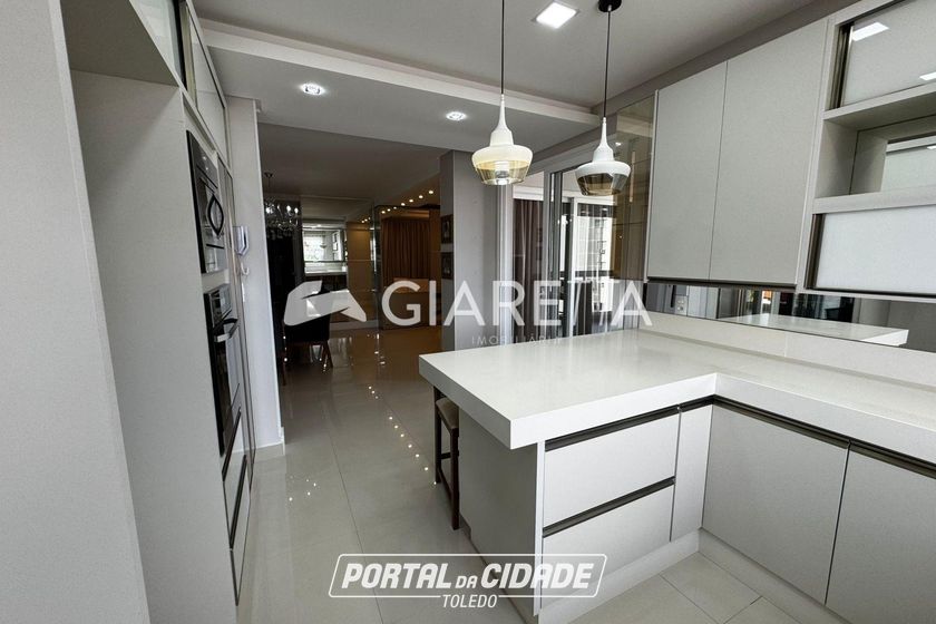 Apartamento &agrave; venda - 147m&sup2; - CENTRO