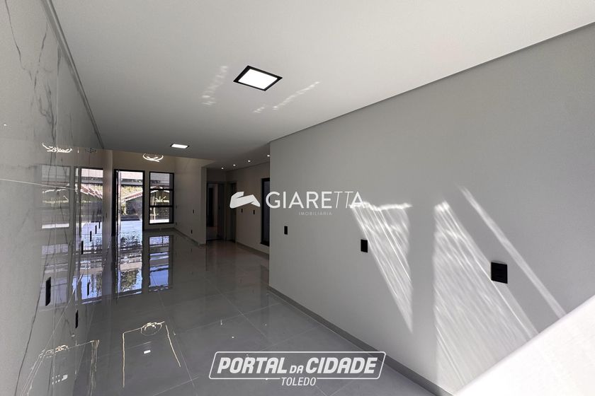Casa &agrave; venda - 100m&sup2; - JARDIM PARIZOTTO