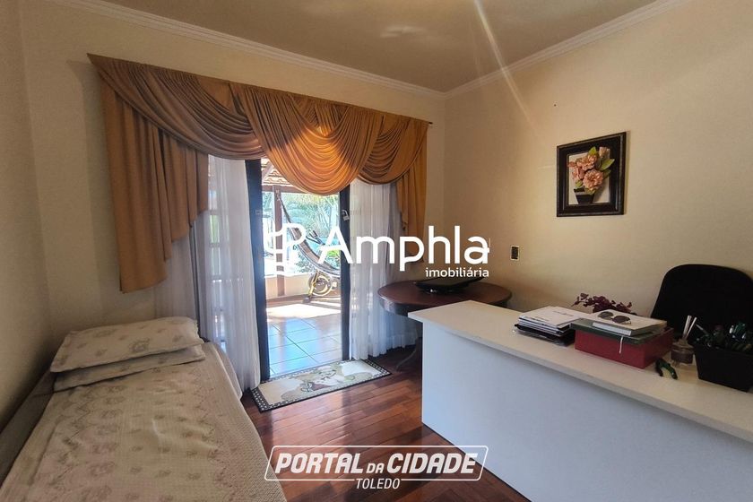 Sobrado &agrave; venda - 345m&sup2; - Recanto Tropical