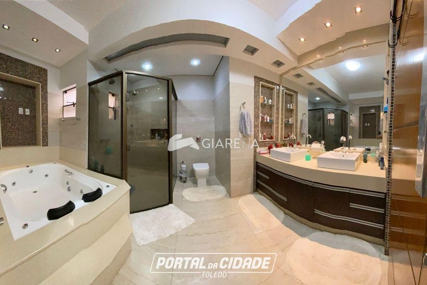Casa &agrave; venda - 214m&sup2; - CENTRO