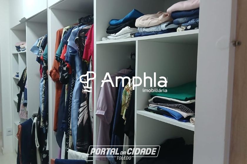 Sobrado &agrave; venda - 250m&sup2; - Recanto Tropical