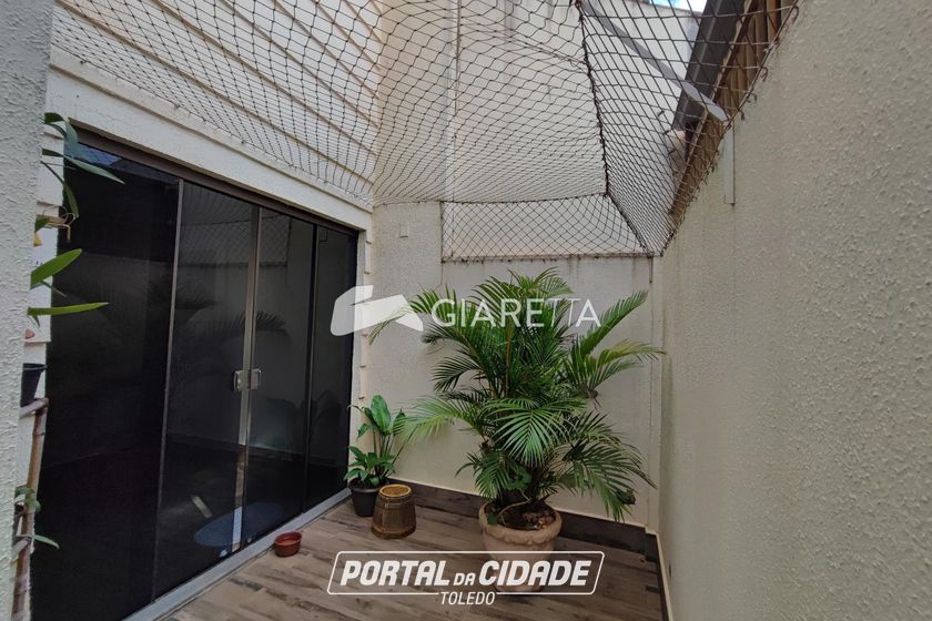 Sobrado &agrave; venda - 137m&sup2; - JARDIM GISELA