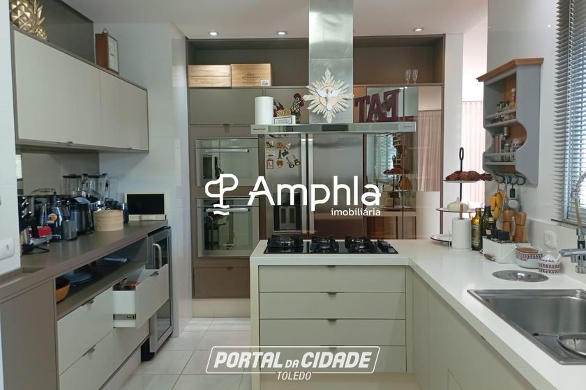 Apartamento &agrave; venda - 135m&sup2; - Centro