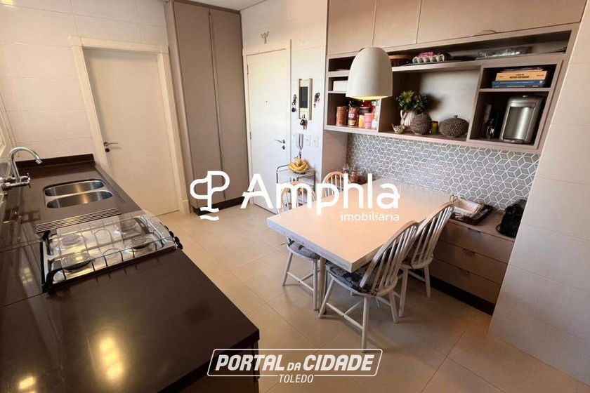 Apartamento &agrave; venda - 136m&sup2; - Centro