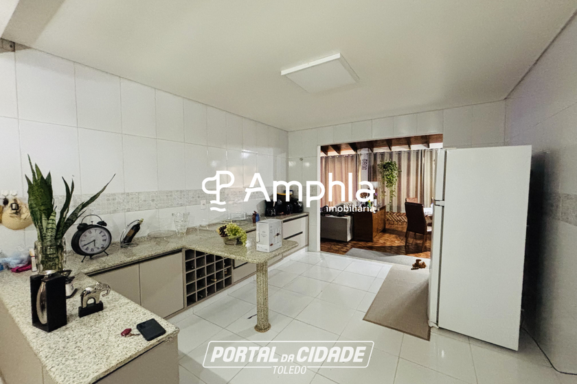 Casa &agrave; venda - 369m&sup2; - Centro