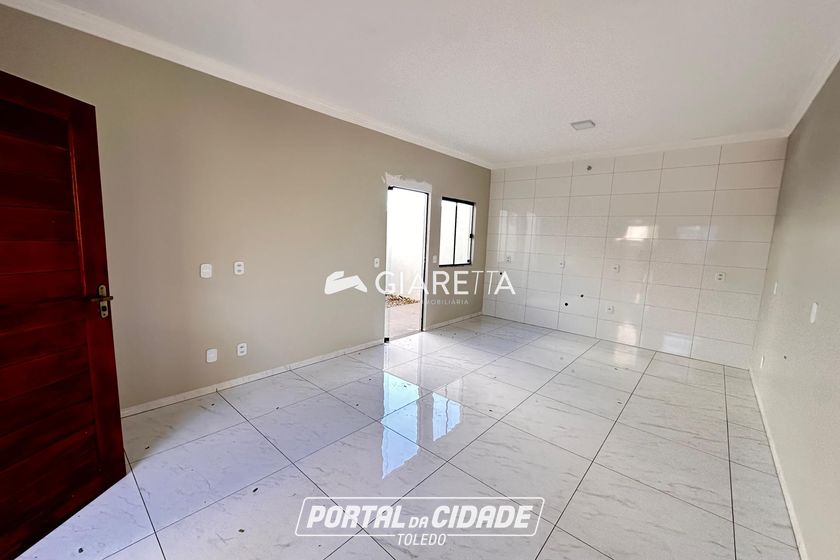 Casa &agrave; venda - 58m&sup2; - JARDIM PINHEIRINHO