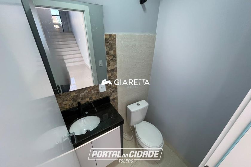 Sobrado &agrave; venda - 130m&sup2; - JARDIM PANCERA