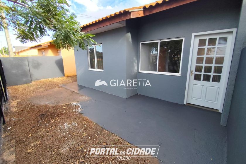 Casa &agrave; venda - 42m&sup2; - VILA PIONEIRO