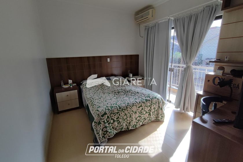 Sobrado &agrave; venda - 137m&sup2; - JARDIM GISELA