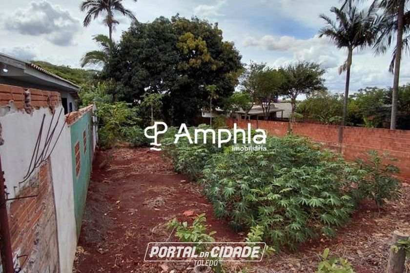Terreno &agrave; venda - 400m&sup2; - Centro
